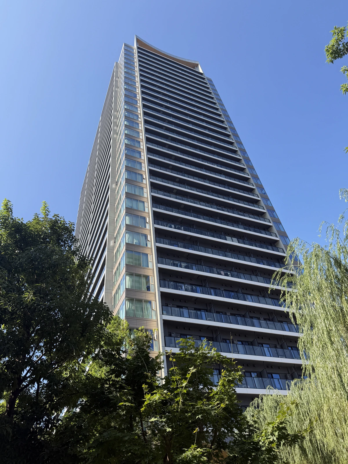 MID TOWER GRANDの外観